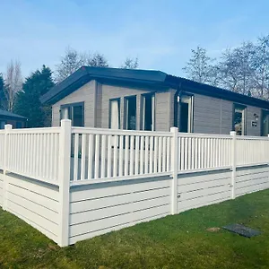 Bridgeview With Hot Tub Holiday home York